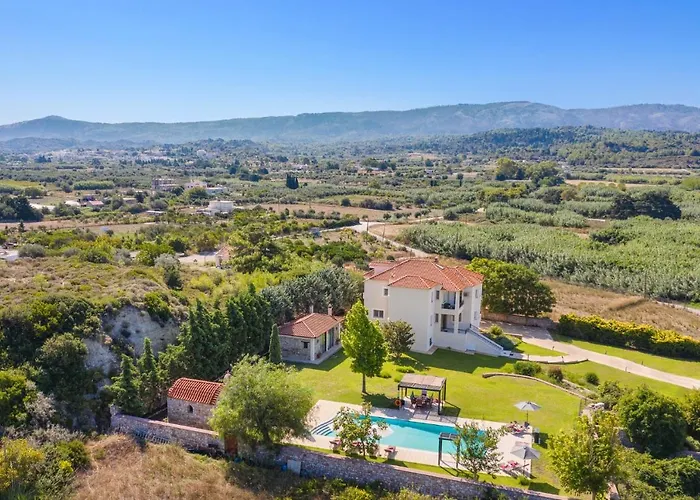 Amarandes Paradisi (Rhodes)