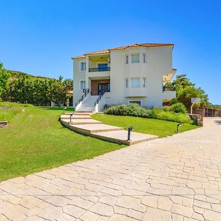 Amarandes Paradisi (Rhodes)