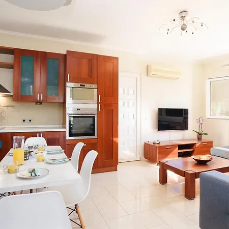 Amarandes Βίλα *